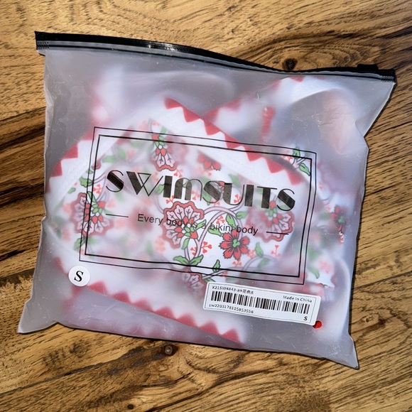 NWT Bikini White Red Flowers Cheeky S - Picture 2 of 8